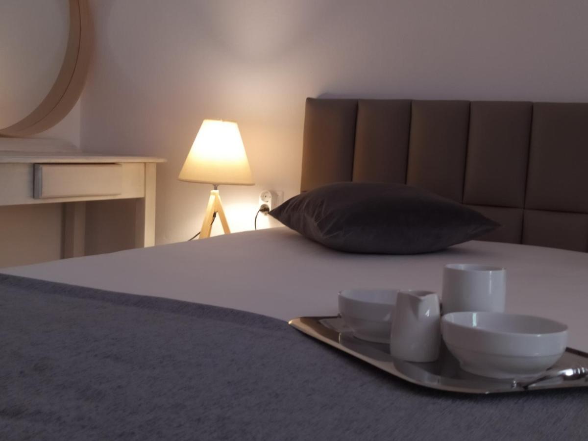 Aronis Apartments Mpenitses Eksteriør billede