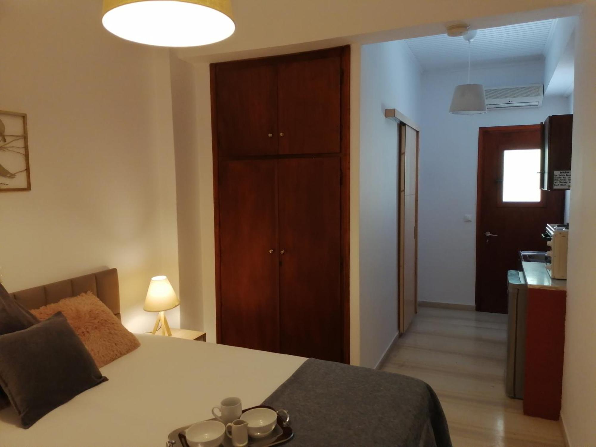 Aronis Apartments Mpenitses Eksteriør billede